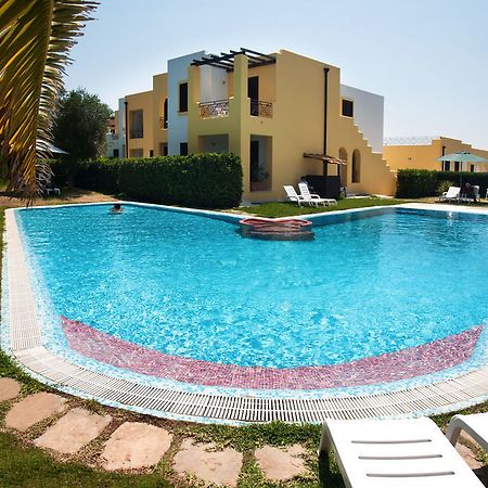 Oasi D'Oriente Aparthotel ซานตา เชซาเรอา แตร์เม ภายนอก รูปภาพ