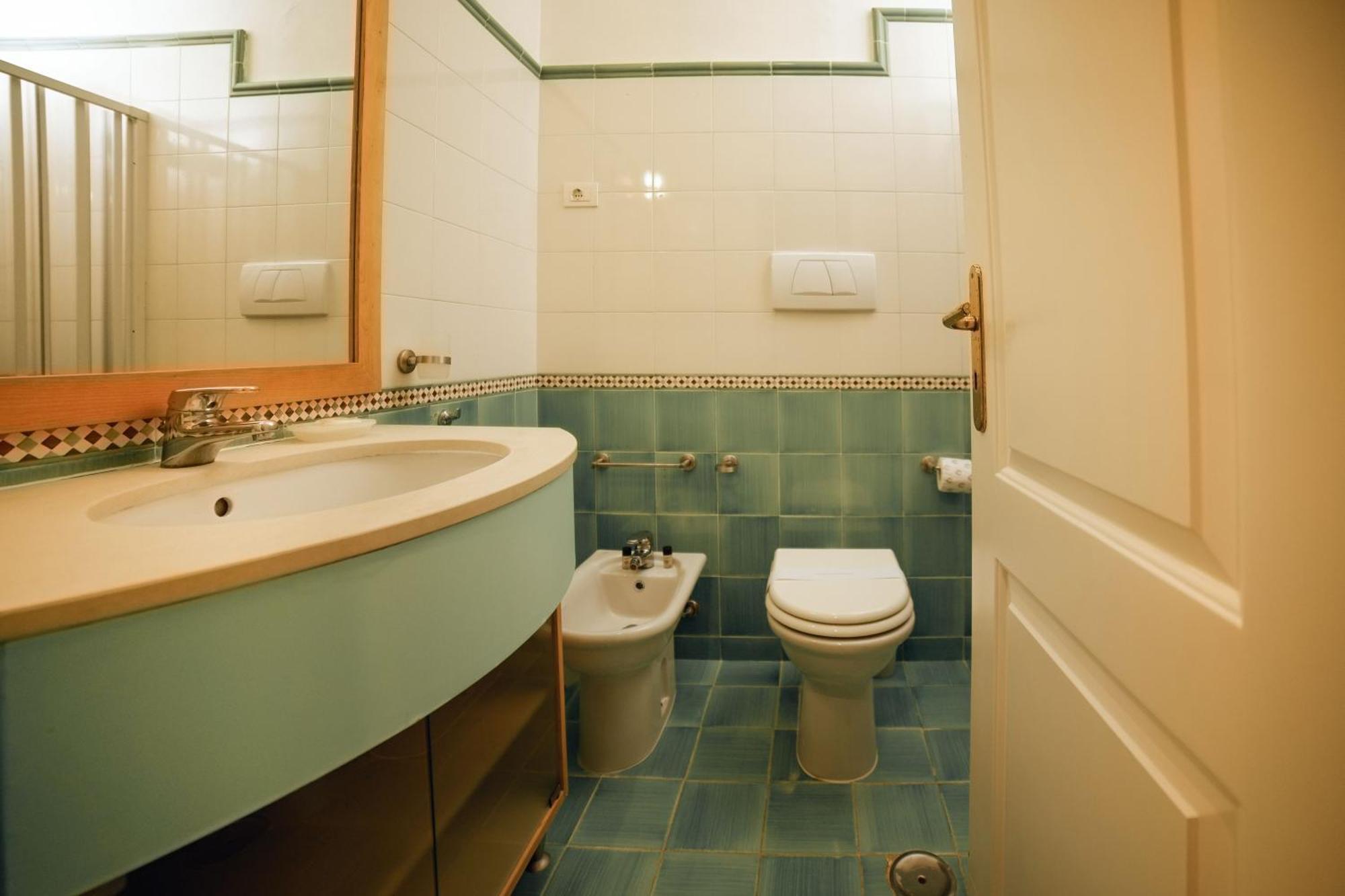 Oasi D'Oriente Aparthotel ซานตา เชซาเรอา แตร์เม ภายนอก รูปภาพ