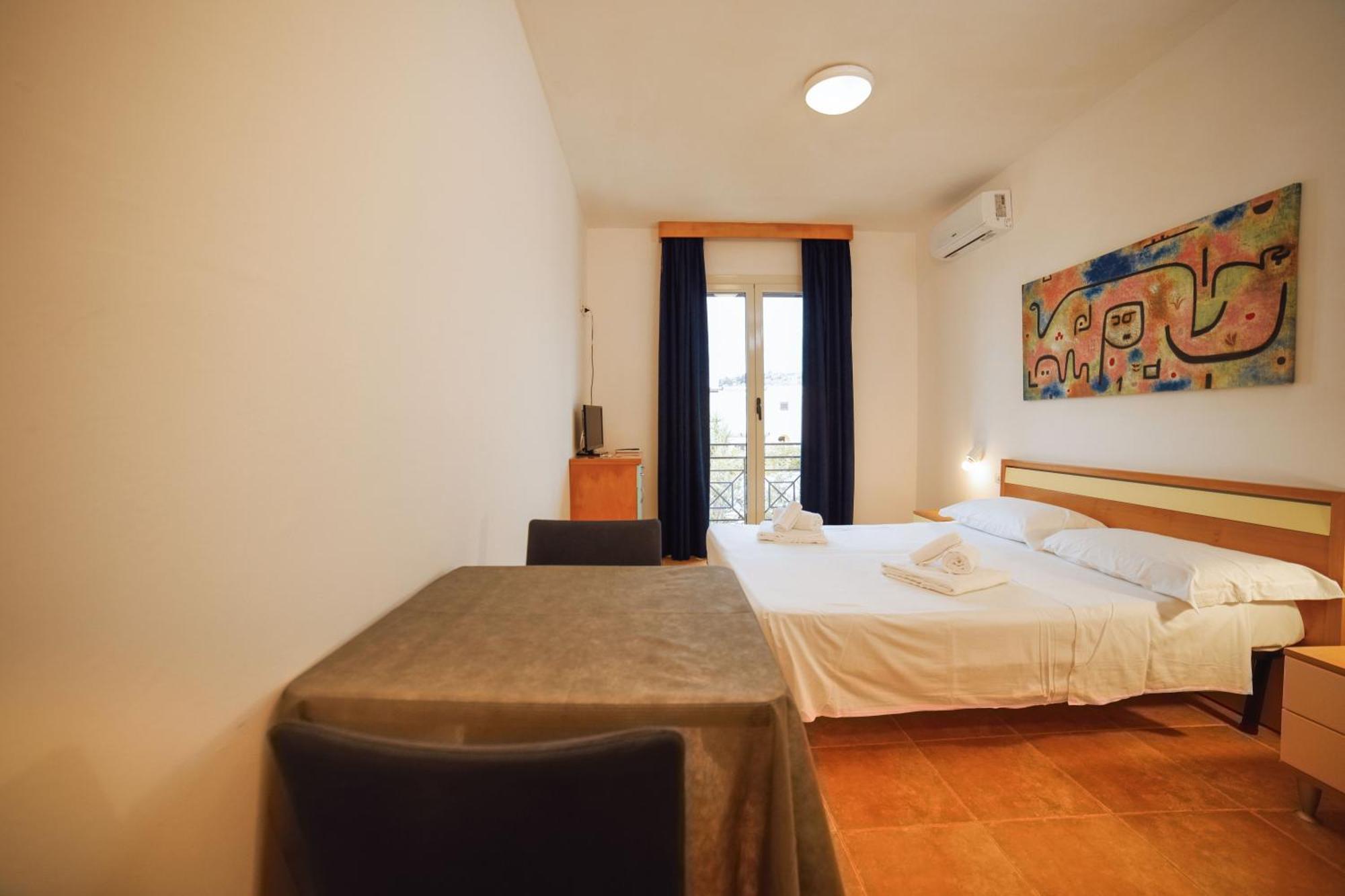 Oasi D'Oriente Aparthotel ซานตา เชซาเรอา แตร์เม ภายนอก รูปภาพ