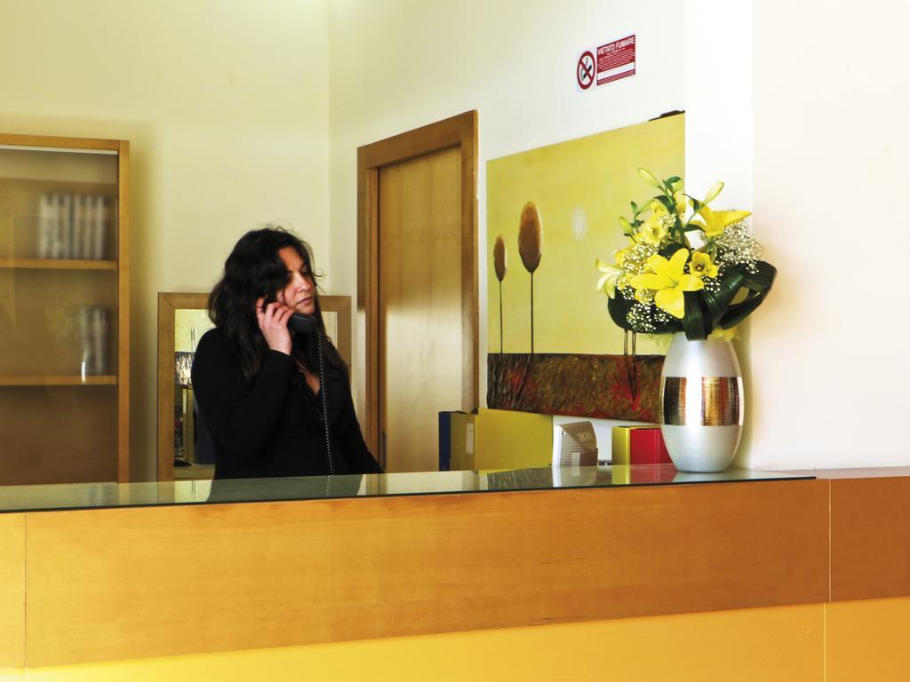 Oasi D'Oriente Aparthotel ซานตา เชซาเรอา แตร์เม ภายนอก รูปภาพ